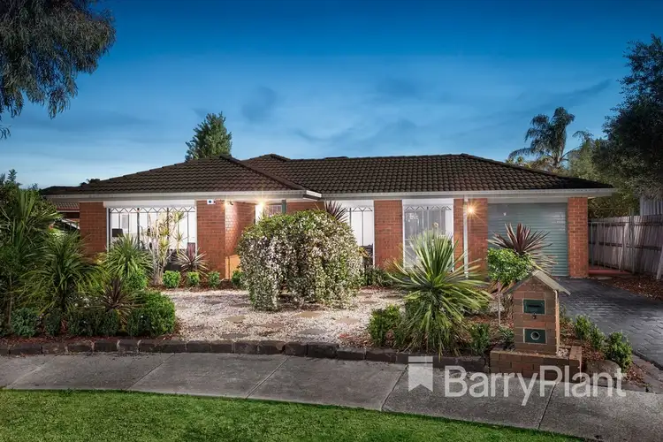 9 Warren Close, Mill Park VIC 3082