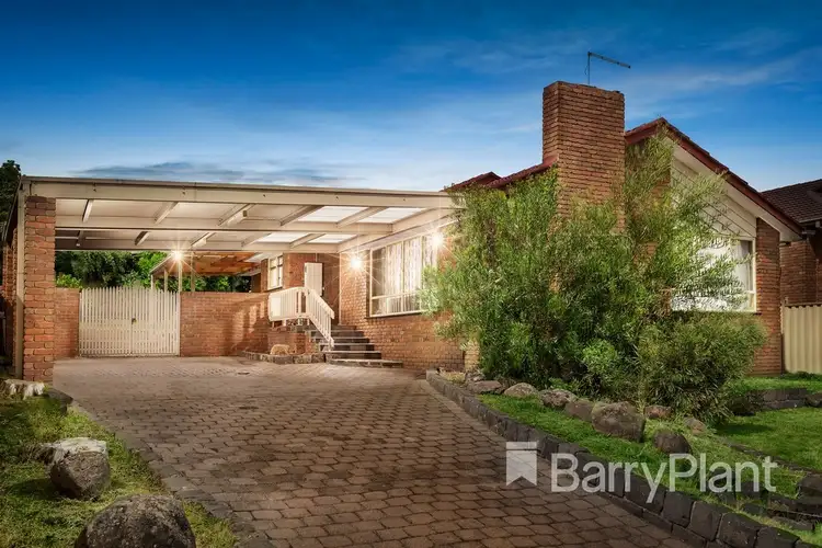 6 Heysen Court, Mill Park VIC 3082