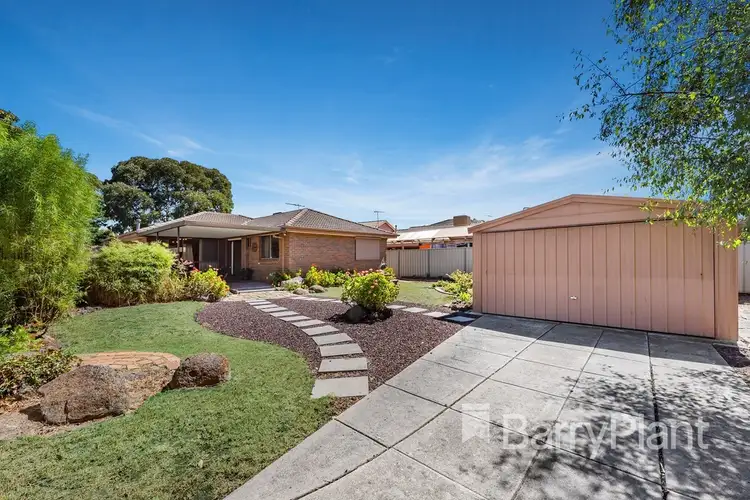 16 Calwell Court, Mill Park VIC 3082