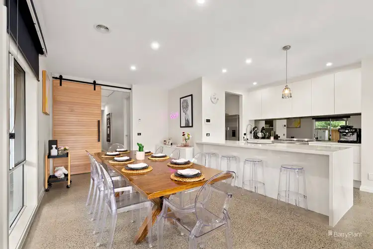 8 Waterstone Place, South Morang VIC 3752