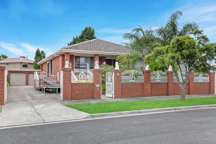 13 Brigden Court, Mill Park VIC 3082