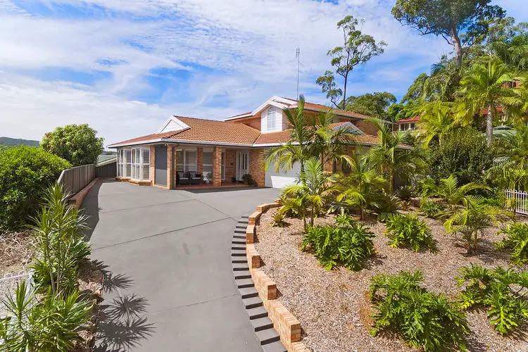 27 White Cedar Close, Green Point NSW 2251