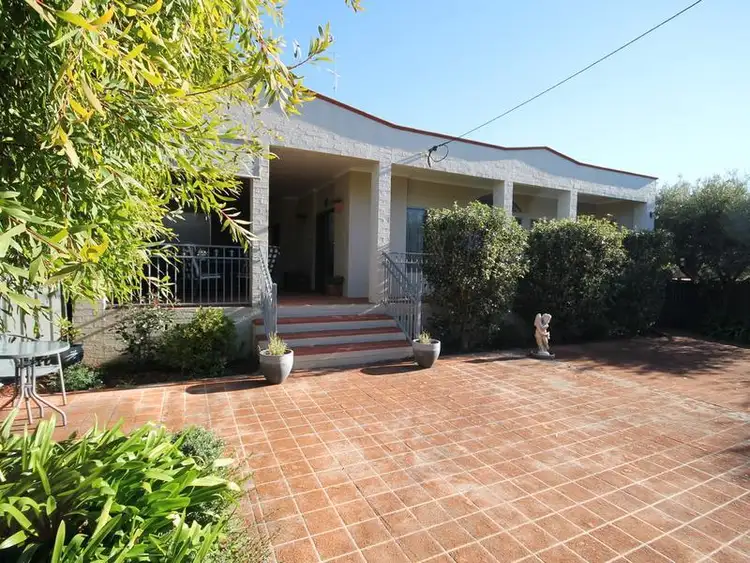 2 Herbert Street, Inverell NSW 2360