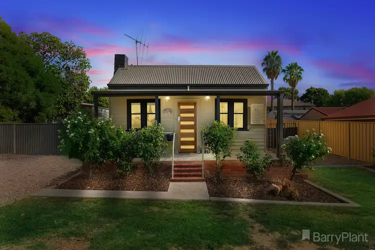 7 Richards Street
