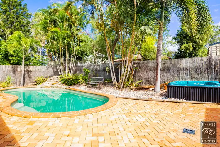 13 Crestwood Close, Ormiston QLD 4160