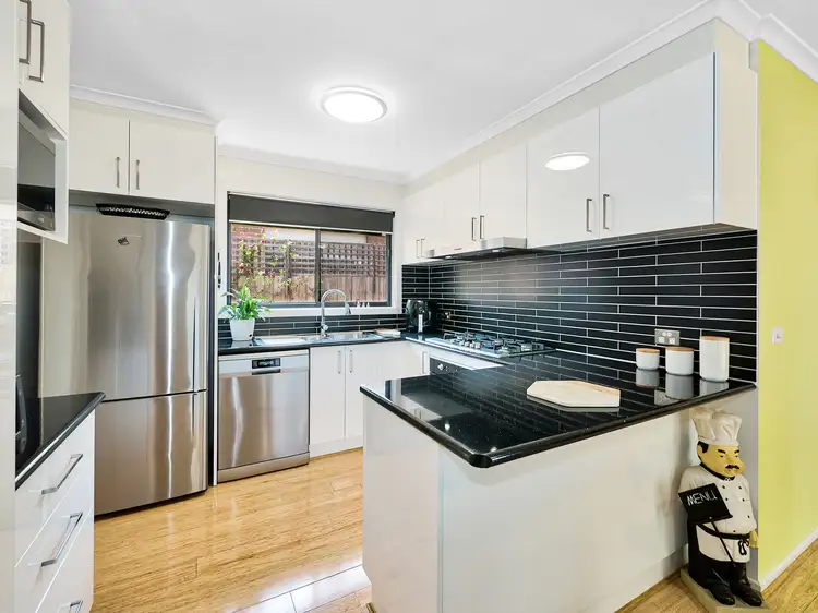 15 Julia Court, Cranbourne North VIC 3977