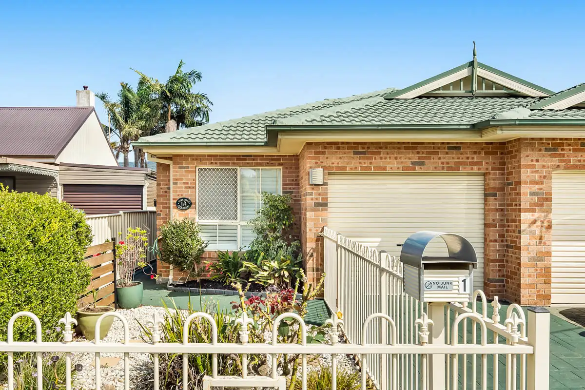 Main view of Homely villa listing, 1/4 Park Road, Bellambi NSW 2518