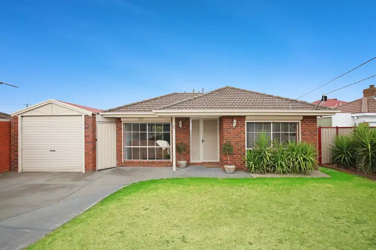 1 Kenthurst Court, Mill Park VIC 3082