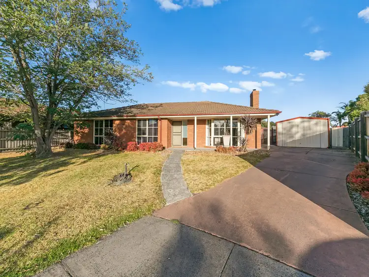 7 Cheshunt Court, Cranbourne North VIC 3977