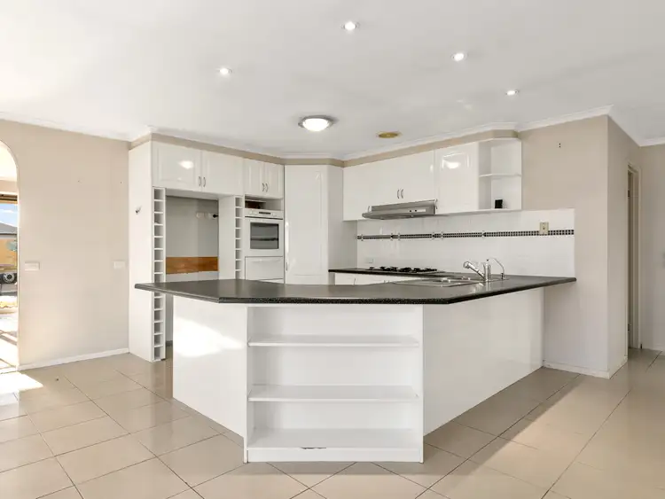 Fifth view of Homely house listing, 7 Cheshunt Court, Cranbourne North VIC 3977