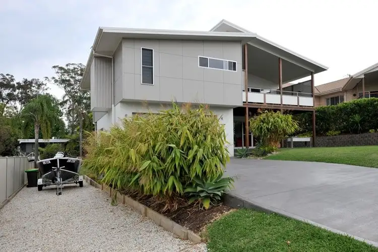 Second view of Homely house listing, 4 Whitewater Place, Sapphire Beach NSW 2450