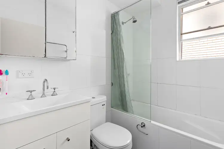 Sixth view of Homely apartment listing, 2/132 Queenscliff Road, Queenscliff NSW 2096