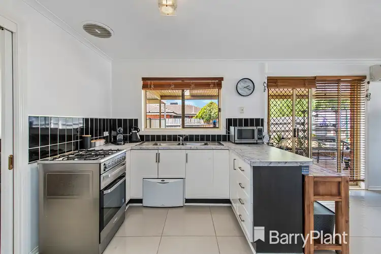 Fifth view of Homely house listing, 37 Karinya Close, Werribee VIC 3030