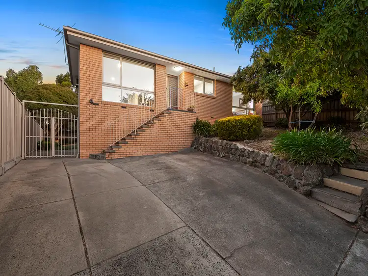 42 Scotsburn Way, Endeavour Hills VIC 3802