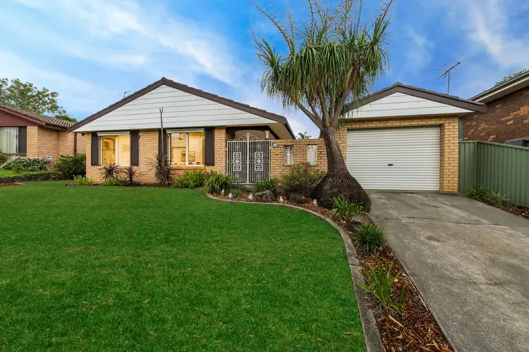 19 Harvey Circuit, St Clair NSW 2759