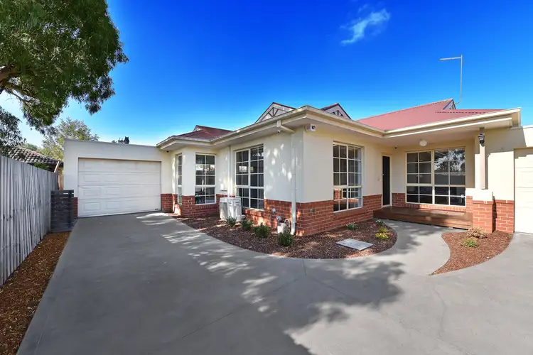 2/14 Whitelaw Street, Reservoir VIC 3073