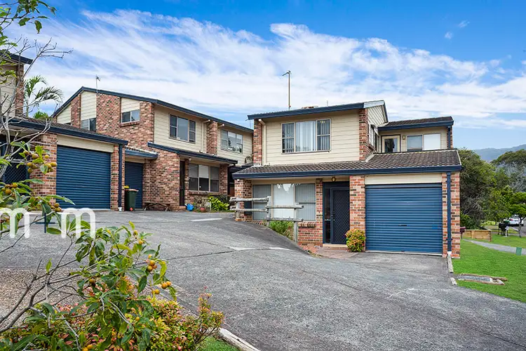Second view of Homely townhouse listing, 4/5 Newbold Close, Thirroul NSW 2515