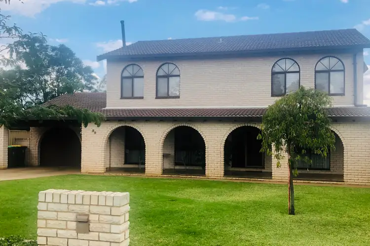 35 Sturt Circle, Dubbo NSW 2830