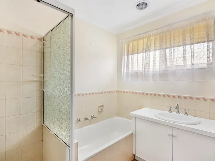 Fifth view of Homely unit listing, 1/8 Cathie Court, Narre Warren VIC 3805