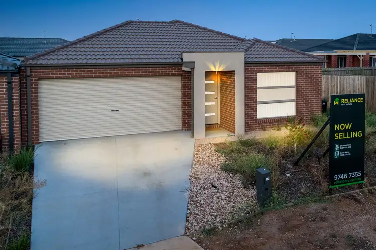 19 Lores Drive, Brookfield VIC 3338
