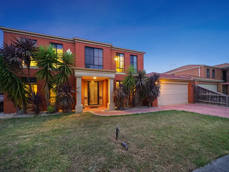 19 Brookland Greens Boulevard, Cranbourne VIC 3977