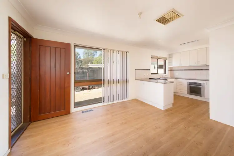 Fourth view of Homely house listing, 2 Ian Court, Wodonga VIC 3690