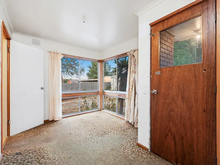 Fourth view of Homely house listing, 5 Castlecrag Close, Endeavour Hills VIC 3802