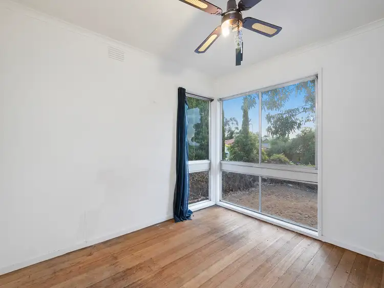 Fifth view of Homely house listing, 5 Castlecrag Close, Endeavour Hills VIC 3802