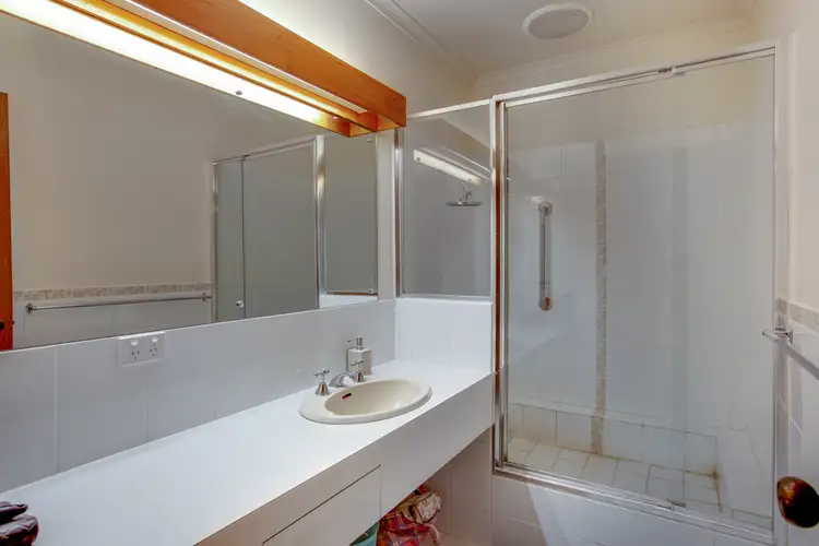 Seventh view of Homely townhouse listing, 2/350-352 Beechworth Road, Wodonga VIC 3690