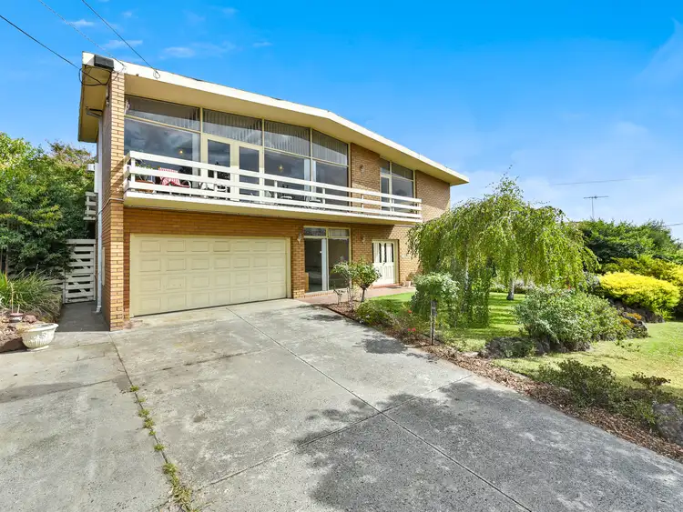 17 Somerset Drive, Dandenong North VIC 3175