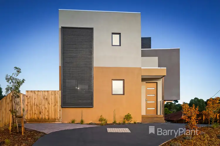 3/4 Whittens Lane, Doncaster VIC 3108