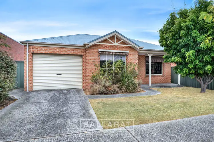 Main view of Homely house listing, 8 Elstead Way, Lake Gardens VIC 3355