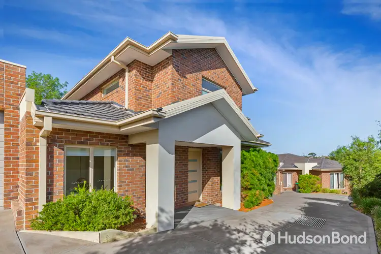 2/11 Albany Place, Bulleen VIC 3105