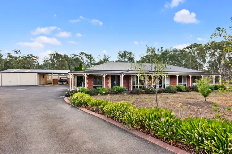 5 William Court, Junortoun VIC 3551