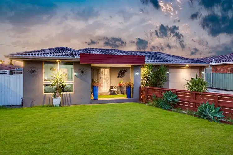 1/3 Montrose Court, Sydenham VIC 3037