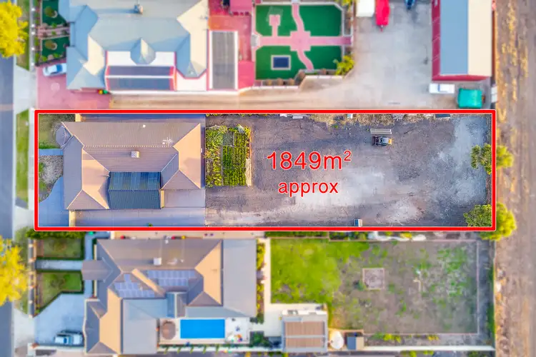 10 Lancelot Court, Hillside VIC 3037