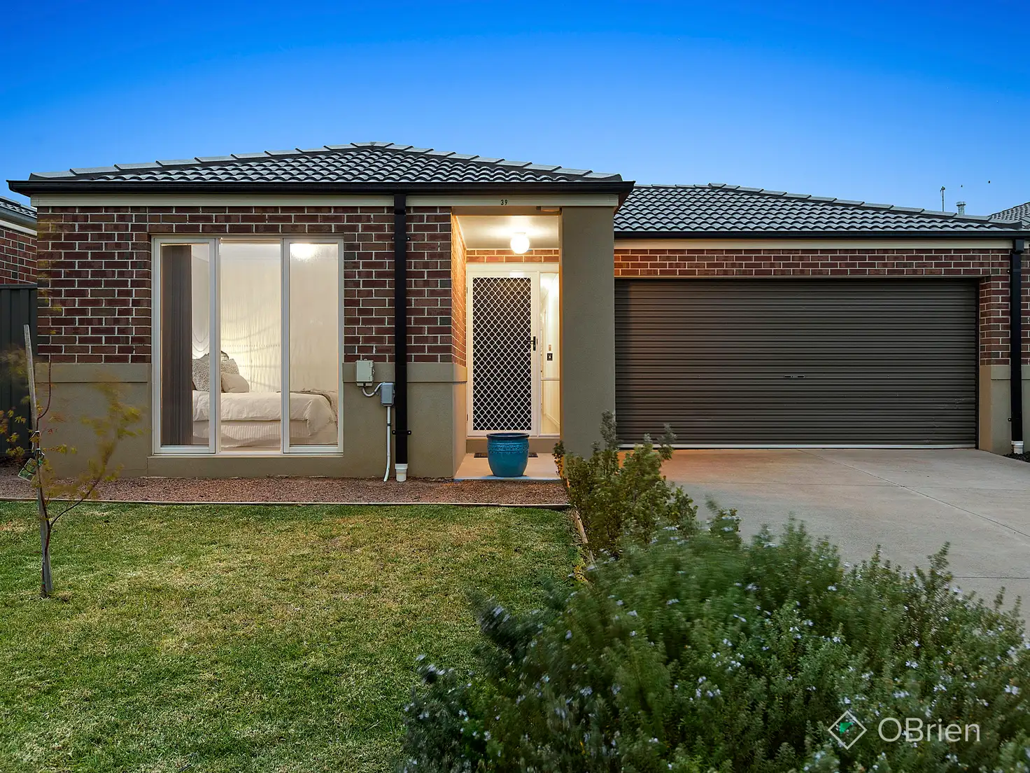 Main view of Homely unit listing, 39 Southampton Drive, Langwarrin VIC 3910