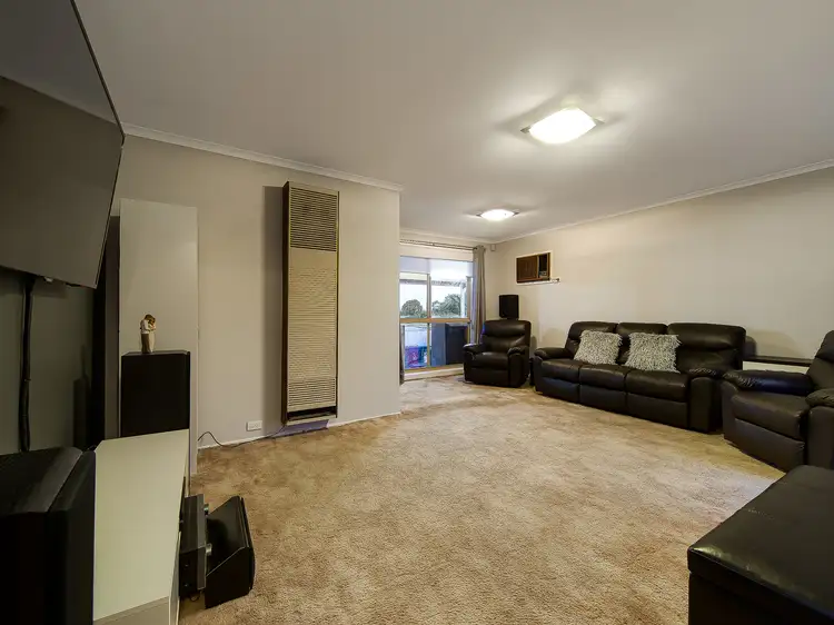 Fifth view of Homely house listing, 10 Barondi Avenue, Narre Warren VIC 3805