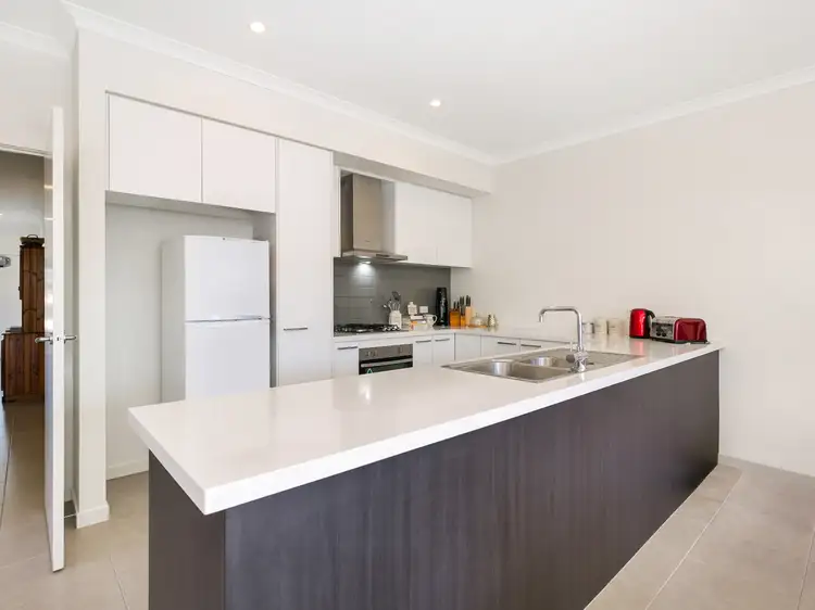 Main view of Homely unit listing, 13/2 Sanoma Drive, Skye VIC 3977