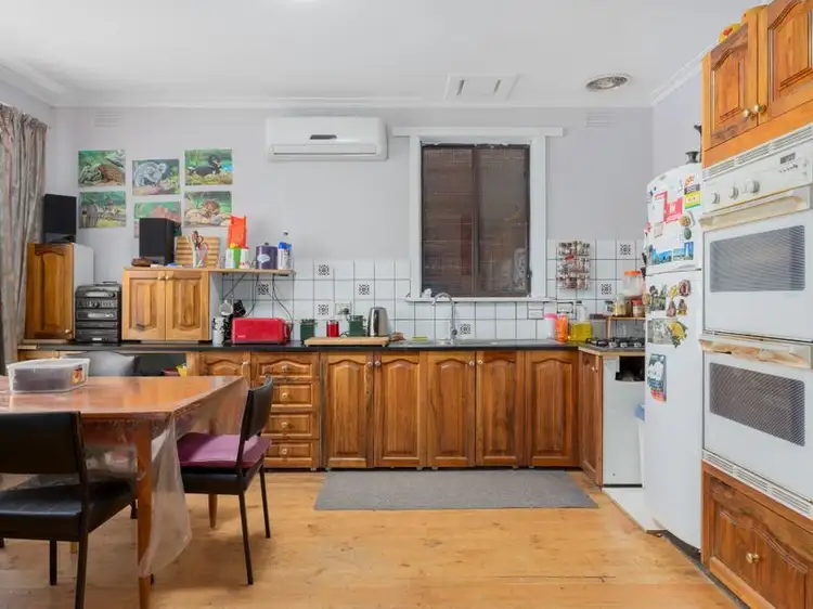Fifth view of Homely house listing, 5 Balmoral Crescent, Drouin VIC 3818