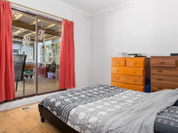 Sixth view of Homely house listing, 5 Balmoral Crescent, Drouin VIC 3818