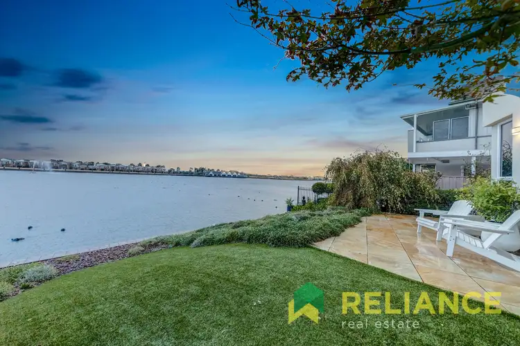 5/7 Beachcomber Place, Sanctuary Lakes VIC 3030