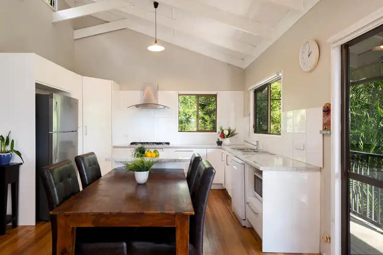 31 Buckland Street, Holland Park West QLD 4121