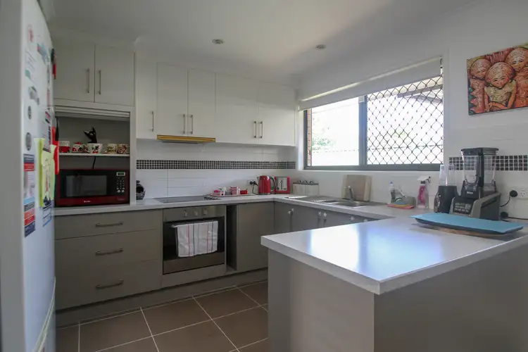 2/6 Peacock Place