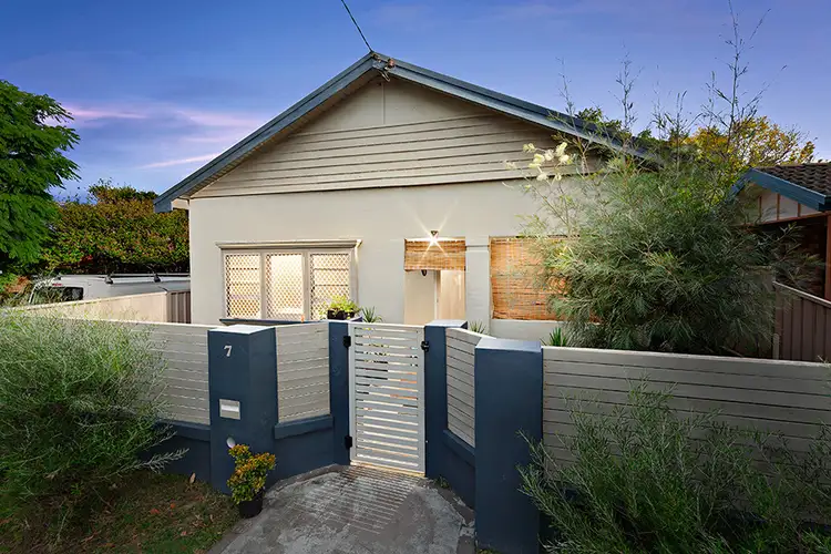 7 Hewison Street, Tighes Hill NSW 2297