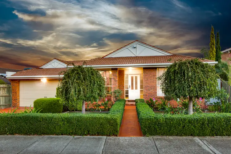 86 Saronvale Crescent, Hillside VIC 3037