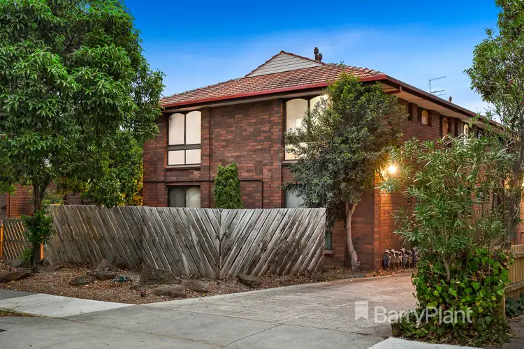 2/23 Firth Street, Doncaster VIC 3108