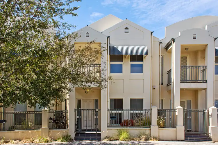 9 The Strand, Mawson Lakes SA 5095