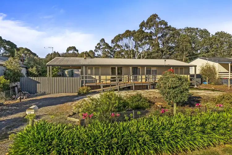 15 Simpson Street, Ballan VIC 3342