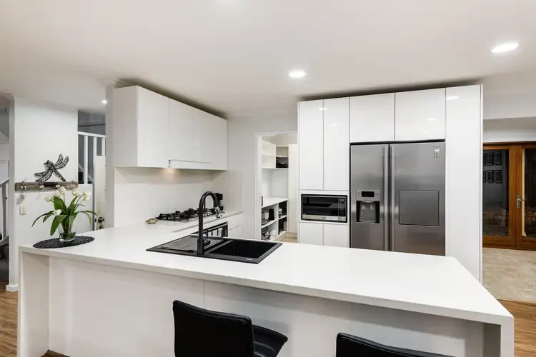 Second view of Homely house listing, 8 Aminya Crescent, Bradbury NSW 2560